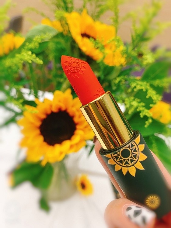 High quality velvet matte lipstick with sunflower seed oil for private label OEM/ODM